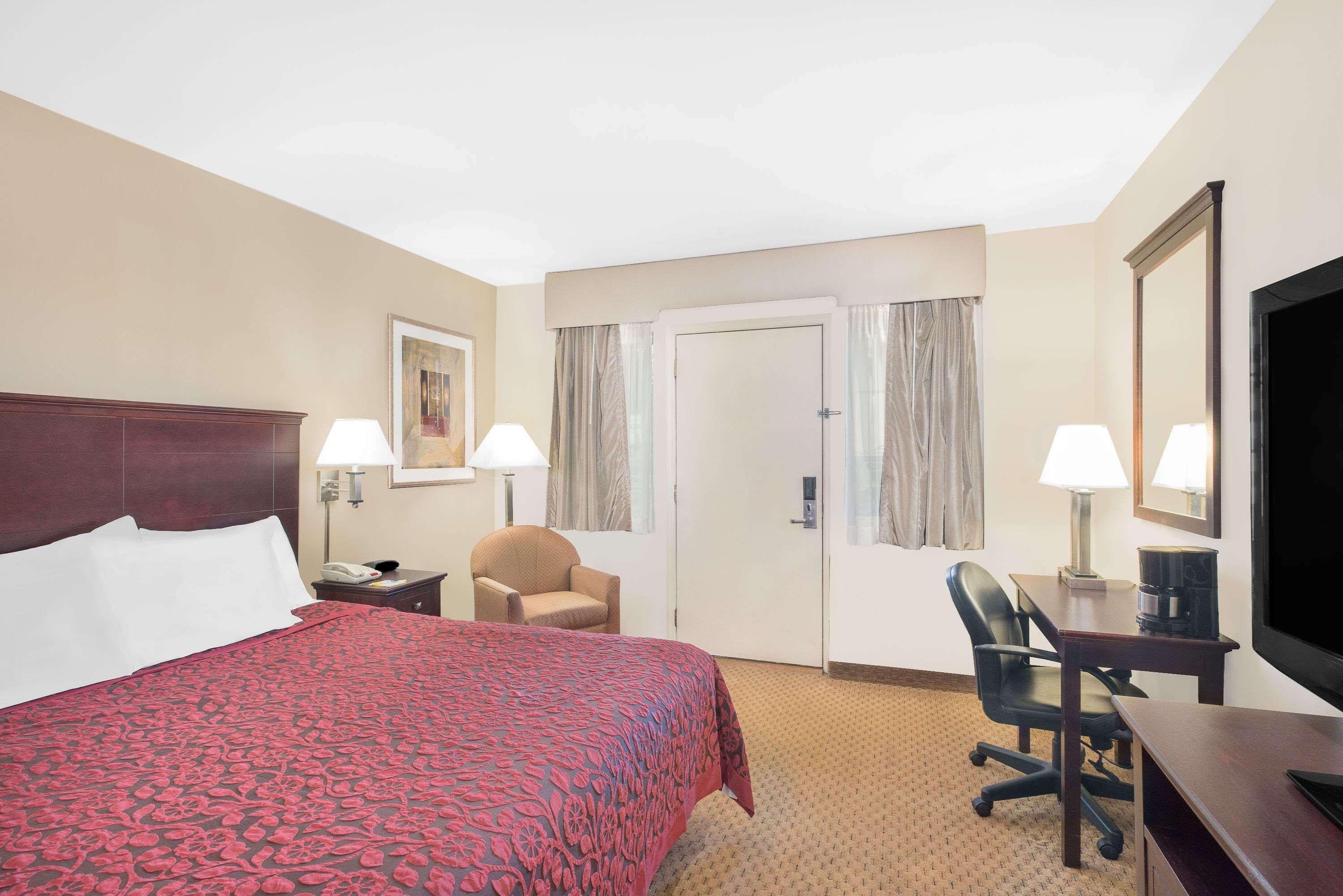 Days Inn By Wyndham Springfield/Phil.Intl Airport Εξωτερικό φωτογραφία