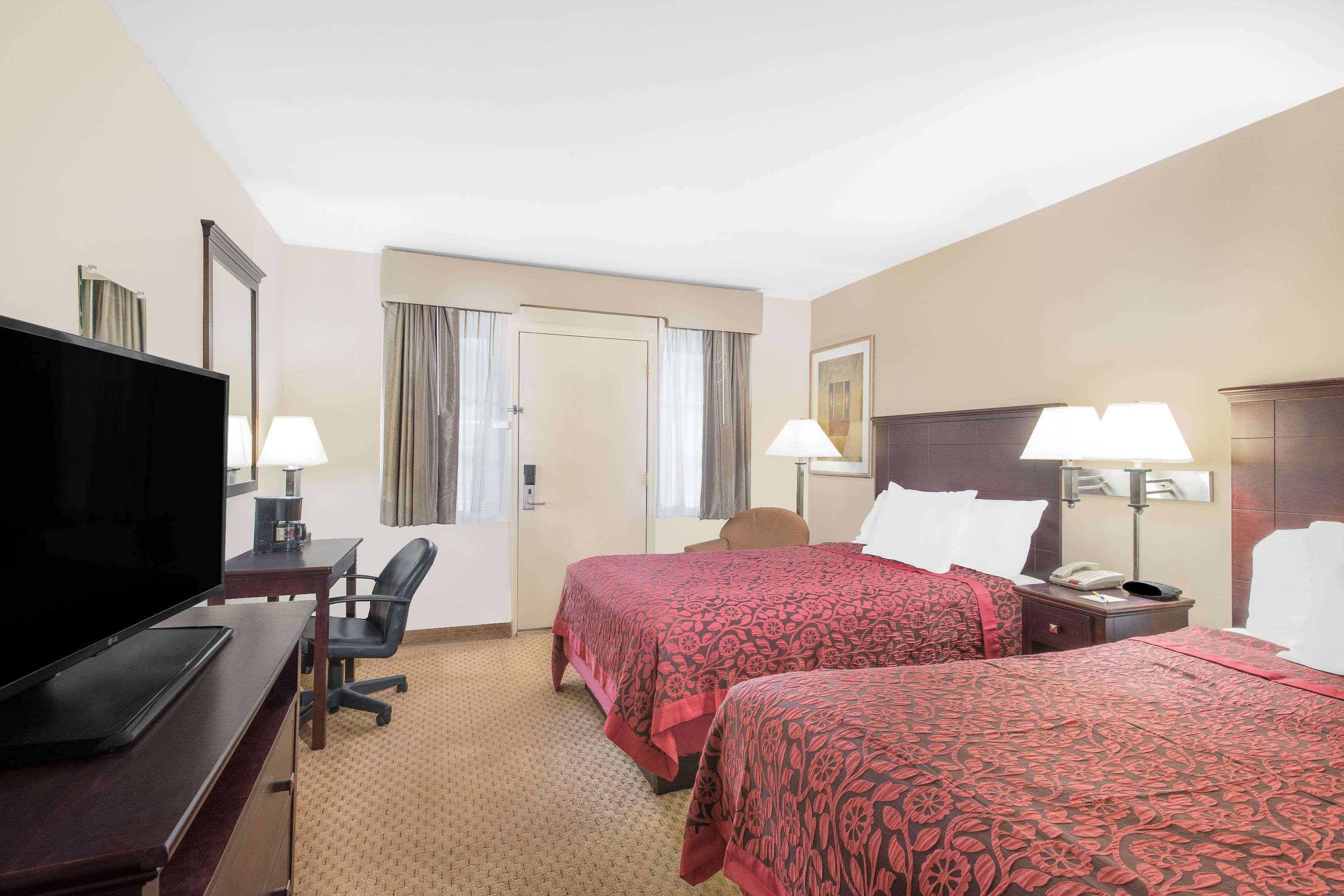 Days Inn By Wyndham Springfield/Phil.Intl Airport Εξωτερικό φωτογραφία