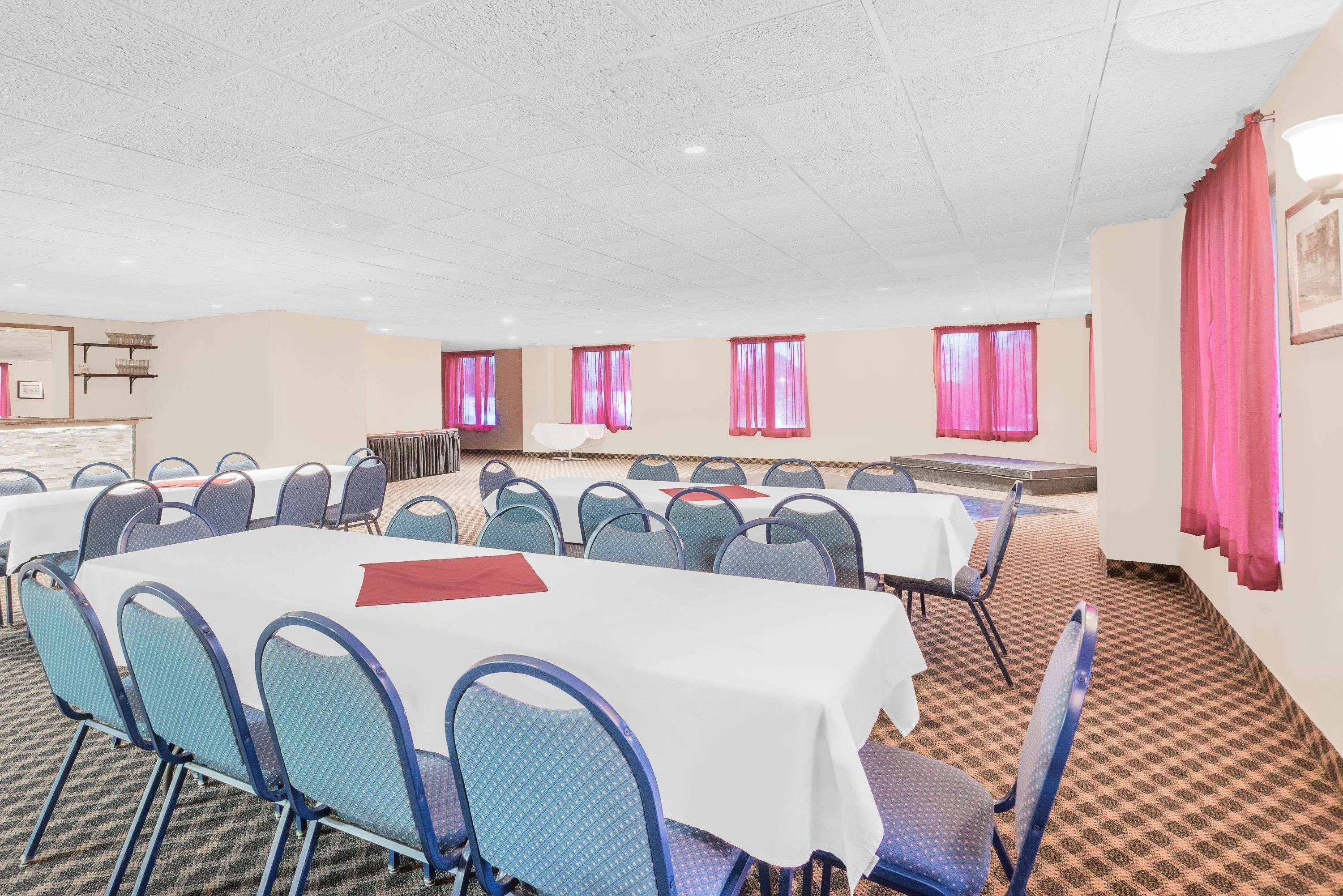 Days Inn By Wyndham Springfield/Phil.Intl Airport Εξωτερικό φωτογραφία
