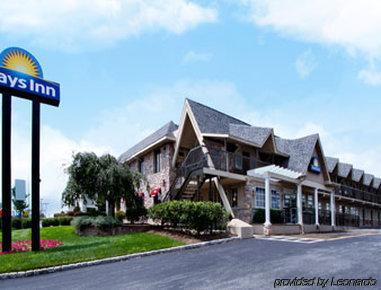 Days Inn By Wyndham Springfield/Phil.Intl Airport Εξωτερικό φωτογραφία